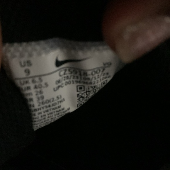 NEW Nike Cleats - Picture 5 of 5